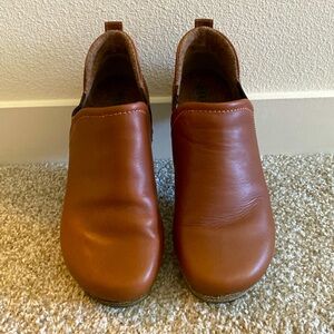 Women’s Stegmann “Lieben” Leather Chelsea Ankle Boot Size 10 Tan Color